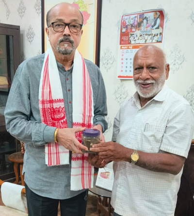 छत्तीसगढ़ चाय व्यापारी संघ के उपाध्यक्ष ने की राज्यपाल से सौजन्य भेंट