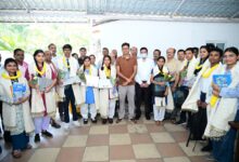 मेधावी विद्यार्थियों का सम्मानः वित्त मंत्री चौधरी ने दिया लैपटॉप व 25 हजार का प्रोत्साहन