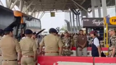रायपुर पहुंची मुंबई इंडियंस की टीम, हार्दिक-रोहित को देखने विमानतल पर उमड़े फैंस
