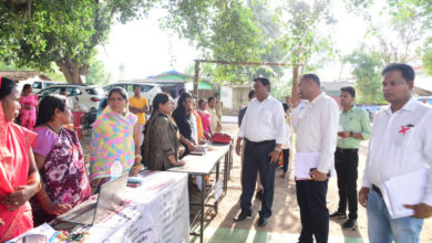 बस्तर कमिश्नर ने ग्राम संबलपुर और बम्हनी में बस्तर मुन्ने शिविर का किया निरीक्षण