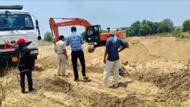 केवई नदी में अवैध रेत खनन पर प्रशासन की बड़ी कार्रवाई, 9 हाईवा और चैन माउंटेन मशीन जब्त