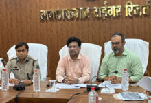 प्रमुख सचिव बोरा अचानकमार क्षेत्र का किया दौरा, शिक्षा, स्वास्थ्य और आधारभूत सुविधाओं के विस्तार को लेकर दिए निर्देश
