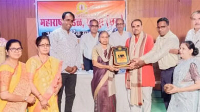 बस्तर में दशकों से आदिवासियों की नि:स्वार्थ सेवा करने वाले पद्मश्री डॉ. गोडबोले दंपती का महाराष्ट्र मंडल के साथ अनेक संस्थाओं ने किया सम्मान