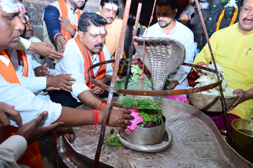 उप मुख्यमंत्री शर्मा ने भोरमदेव मंदिर में की पूजा 
