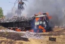 तेंदूपत्ता से भरे ट्रक में लगी आग, ट्रक में भरा तेंदूपत्ता व वाहन जलकर खाक