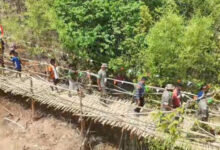 आईटीबीपी ने ग्रामीणों के सहयोग से 60 मीटर लंबा लकड़ी-बांस का पुल बनाया