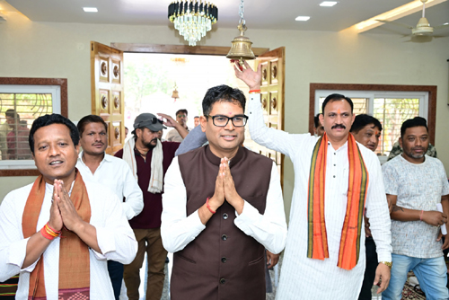 रायगढ़ में पहाड़ मंदिर समिति की बैठक में शामिल हुए वित्त मंत्री चौधरी