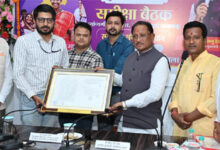 मुख्यमंत्री साय ने अजीम प्रेमजी फाउंडेशन को सौंपी भूमि आबंटन आदेश की प्रति