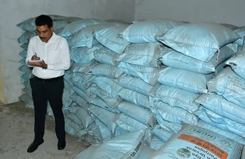 खरीफ सीजन के लिए समितियों में 28 हजार मी.टन से अधिक उर्वरक उपलब्ध, अफवाहों से बचें कृषक
