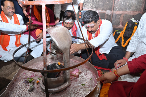 उप मुख्यमंत्री शर्मा, वन मंत्री कश्यप व सांसद पाण्डेय ने भोरमदेव मंदिर में की पूजा-अर्चना
