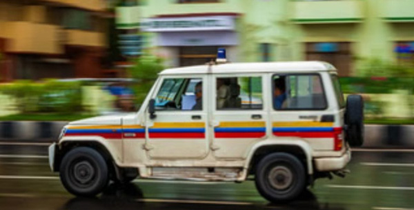 गर्म पानी से झुलसे बच्चे को पुलिस ने मेकॉज में करवाया भर्ती