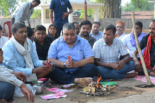 धर्मस्व मंत्री अग्रवाल ने किया फुलचुही और डांडग़ांव में मंदिर निर्माण कार्य का भूमिपूजन