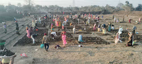 जल संरक्षण के साथ मिल रहा बंपर रोजगार, मोर गांव, मोर तरिया अभियान से संवर रहे ग्रामीण क्षेत्र जल संरक्षण के साथ मिल रहा बंपर रोजगार, मोर गांव, मोर तरिया अभियान से संवर रहे ग्रामीण क्षेत्र
