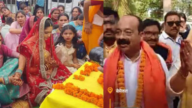विधायक दीपेश ने की सामूहिक विवाह में शादी, ई-रिक्शा से पहुंचे सभी दूल्हे, बैलगाड़ी से निकली बारात, उपमुख्यमंत्री साव भी हुए शामिल