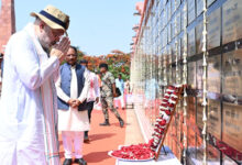 केंद्रीय गृहमंत्री शाह ने अमर वाटिका में शहीदों को दी श्रद्धांजलि, परिजनों से की आत्मीय मुलाकात