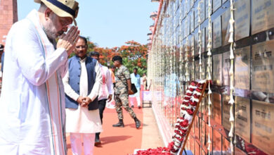 केंद्रीय गृहमंत्री शाह ने अमर वाटिका में शहीदों को दी श्रद्धांजलि, परिजनों से की आत्मीय मुलाकात