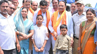 चिरायु योजना से मिली नई जिंदगी: समीरा और नितिन ने मुख्यमंत्री को थैंक यू कार्ड देकर जताया आभार
