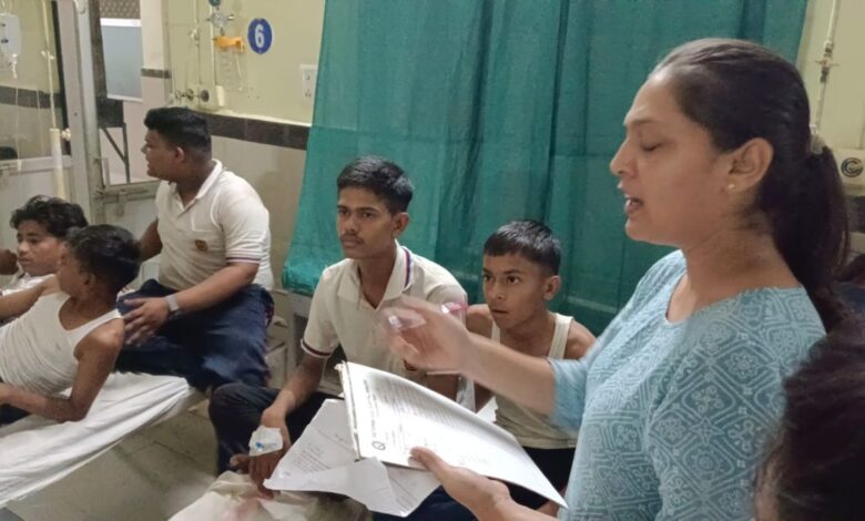IIITDM NCC कैंप में बच्चों की तबीयत बिगड़ी, गर्मी या फूड पॉइजनिंग की आशंका, सभी सुरक्षित IIITDM NCC कैंप में बच्चों की तबीयत बिगड़ी, गर्मी या फूड पॉइजनिंग की आशंका, सभी सुरक्षित