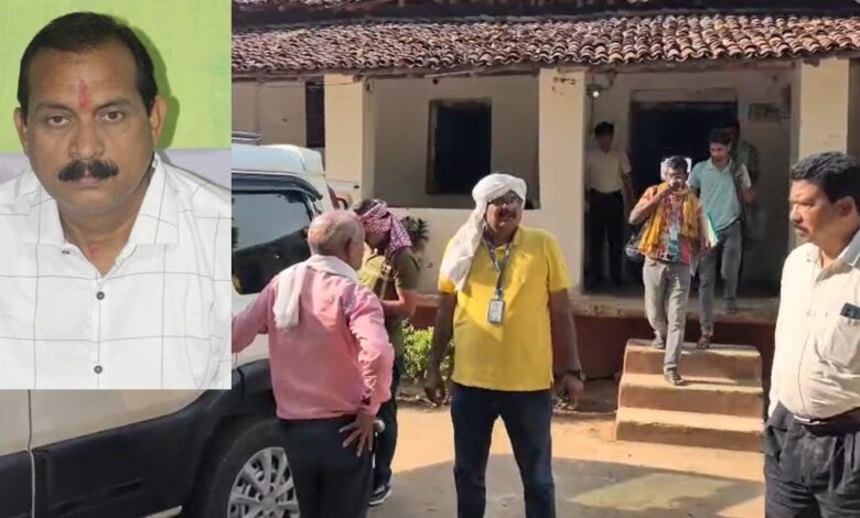 समाधान शिविर के दौरान 40 हजार रिश्वत लेते बाबू प्रदीप गिरफ्तार