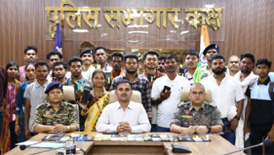 छग, ओडिशा, आंध्रप्रदेश और तेलंगाना से 8 लाख के 52 गुम मोबाइल बरामद, असली मालिकों को वापस