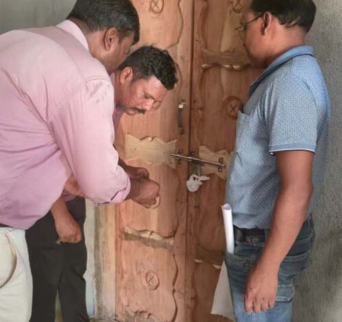 डीएपी के नाम पर किसानों से ठगी की कोशिश नाकाम, खारीबहार में 17.1 टन अवैध उर्वरक जब्त, 342 बोरी सील कर जांच शुरू