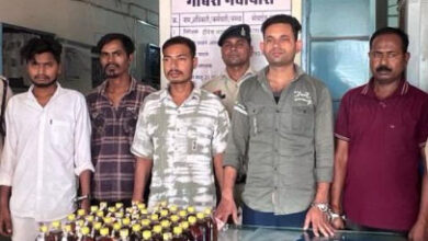 महीष ढ़ाबा में शराब बिक्री करते/पिलाते ढ़ाबा संचालक सहित 5 गिरफ्तार, अलग से बात करने वाला टीआई सस्पेंड