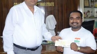 कलेक्टर ने पावर लिफ्टर किशन को दी 10 हजार की आर्थिक सहायता