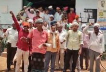 गरियाबंद में खाद वितरण पर विवाद, किसानों ने लगाया कमी का आरोप और किया हंगामा