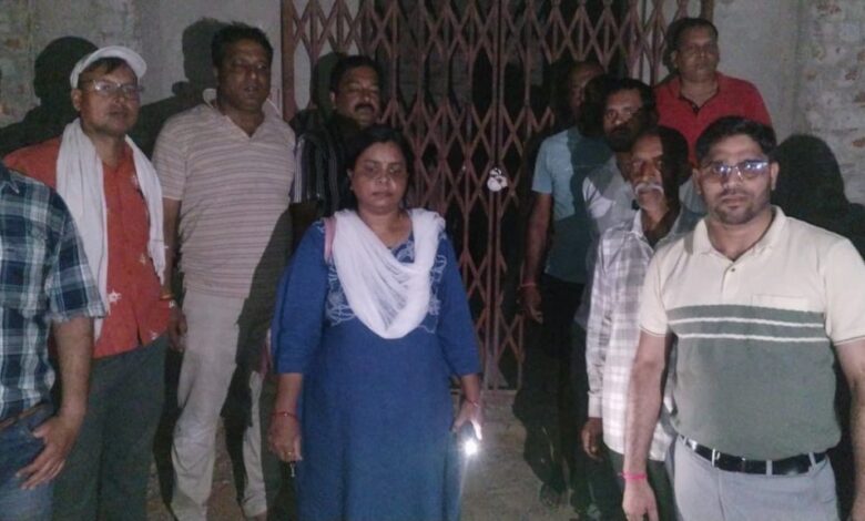 राजनांदगांव में अवैध खाद का भंडारण पकड़ाया, 2300 बोरी जब्त