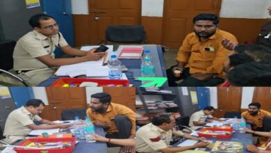 बिलासपुर में बवाल कबाड़ माफिया की थाने में चाय पीती तस्वीर वायरल, पुलिस पर उठे सवाल बिलासपुर में बवाल कबाड़ माफिया की थाने में चाय पीती तस्वीर वायरल, पुलिस पर उठे सवाल