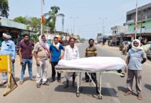 देवभोग में प्रसूता की मौत पर हंगामा परिजनों ने हाईवे जाम कर अस्पताल पर लापरवाही का आरोप लगाया