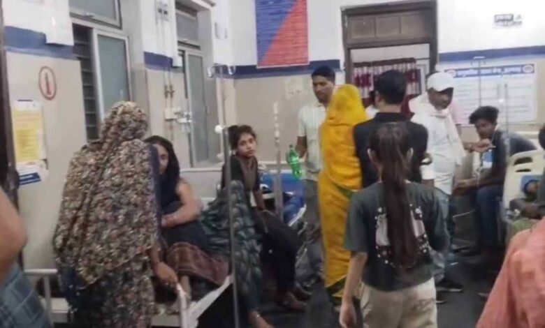पीड़ित परिवारों में बीमारी फैली, कई अस्पताल में भर्ती