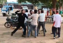 वाड्रफनगर तहसील में जमीन विवाद ने लिया हिंसक रूप, कोर्ट परिसर में दोनों पक्षों में जमकर मारपीट