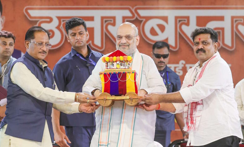 बस्तर में बदलाव की नई कहानी नक्सलवाद से निकलकर विकास और विश्वास की ओर कदम