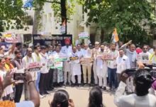 सरकारी स्कूल फीस बढ़ोतरी पर बवाल, कांग्रेस ने रायपुर में किया जोरदार विरोध प्रदर्शन
