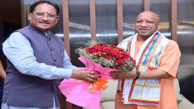 बस्तर बैठक में सीएम साय ने किया योगी आदित्यनाथ का भव्य स्वागत, विकास और समन्वय पर चर्चा