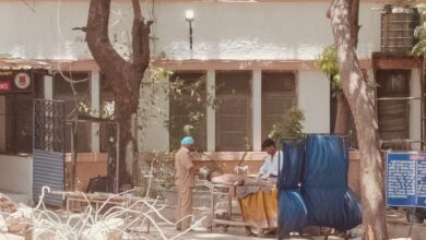 भोपाल हमीदिया अस्पताल में शर्मनाक घटना खुले में शव की सिलाई, प्रशासन पर उठे सवाल