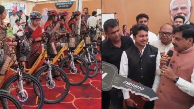 उज्जैन में CM मोहन यादव की सौगात आशा, ANM और आंगनबाड़ी कार्यकर्ताओं को मिली ई-साइकिल