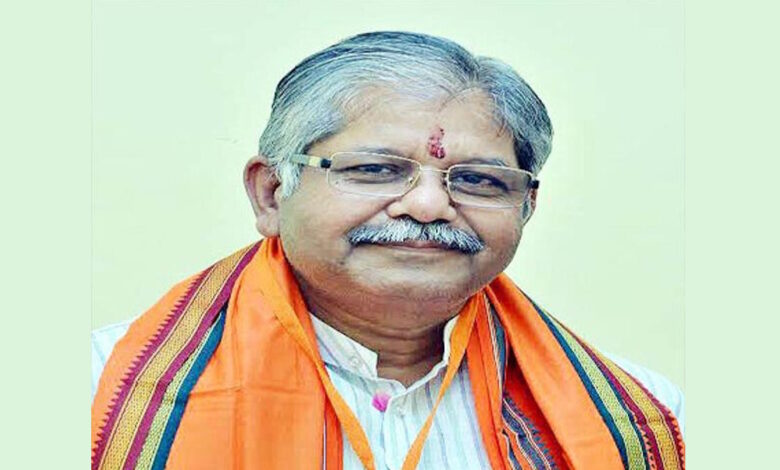 राजधानी रायपुर में सनसनी, पूर्व विधानसभा अध्यक्ष से दिनदहाड़े लूट की घटना