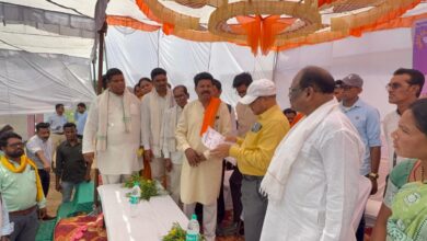 सुशासन तिहार शिविर का बहिष्कार, तहसीलदार को हटाने की मांग