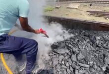 गतौरा में कोयला लदी मालगाड़ी के वैगन में आग, रेल यातायात प्रभावित