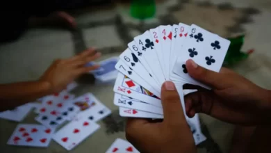 कोनी क्षेत्र में अवैध जुआ संचालन का भंडाफोड़, लाखों नकद और वाहन जब्त