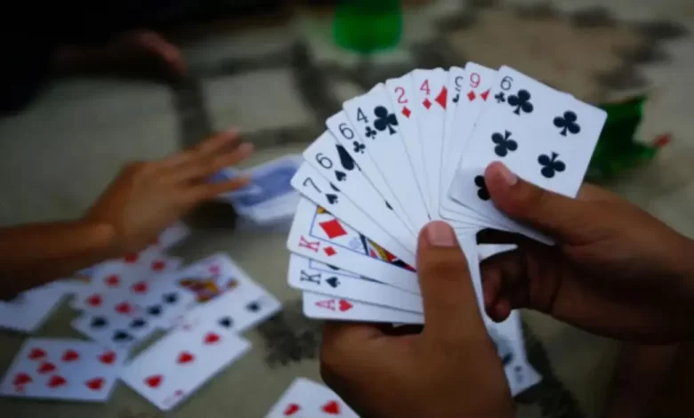 कोनी क्षेत्र में अवैध जुआ संचालन का भंडाफोड़, लाखों नकद और वाहन जब्त