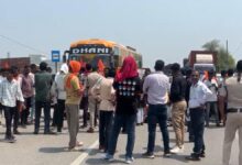शराब भट्ठी हटाने की मांग, ABVP और छात्रों ने NH-30 पर किया चक्काजाम