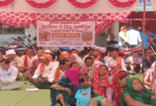 गरियाबंद में पुलिस कार्रवाई पर विवाद ग्रामीणों का धरना, निष्पक्ष जांच और एसआई की बर्खास्तगी की मांग