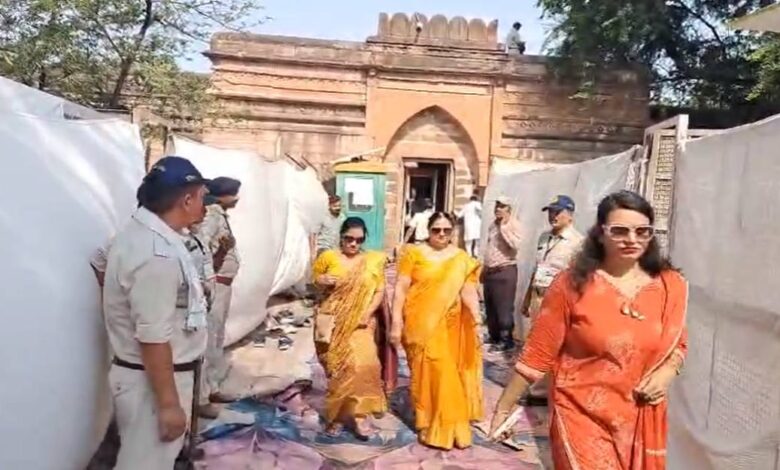 महाआरती के बीच 2000 पुलिस जवानों के साथ हाई अलर्ट सुरक्षा व्यवस्था