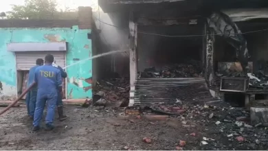 जंगीपुरा में सिलेंडर दुकान में आग, परिवार ने खिड़की से कूदकर बचाई जान