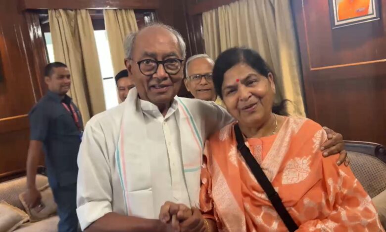 सनातन धर्म पर चर्चा के बीच आमने-सामने आए उषा ठाकुर और दिग्विजय सिंह, सौहार्दपूर्ण बातचीत का वीडियो वायरल