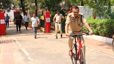 PM मोदी की अपील पर एक्शन में कबीरधाम पुलिस, साइकिल से ऑफिस पहुंचे एसपी