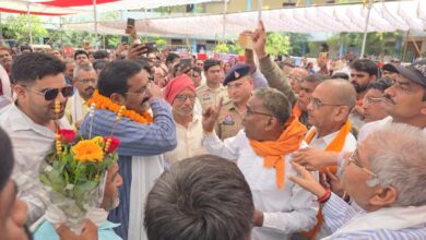 गोढ़ी सुशासन तिहार शिविर में कांग्रेस-ग्रामीणों का जोरदार विरोध, किया बहिष्कार
